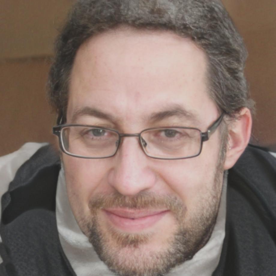 Portrait de Léandre Moreau, expert en planification budgétaire